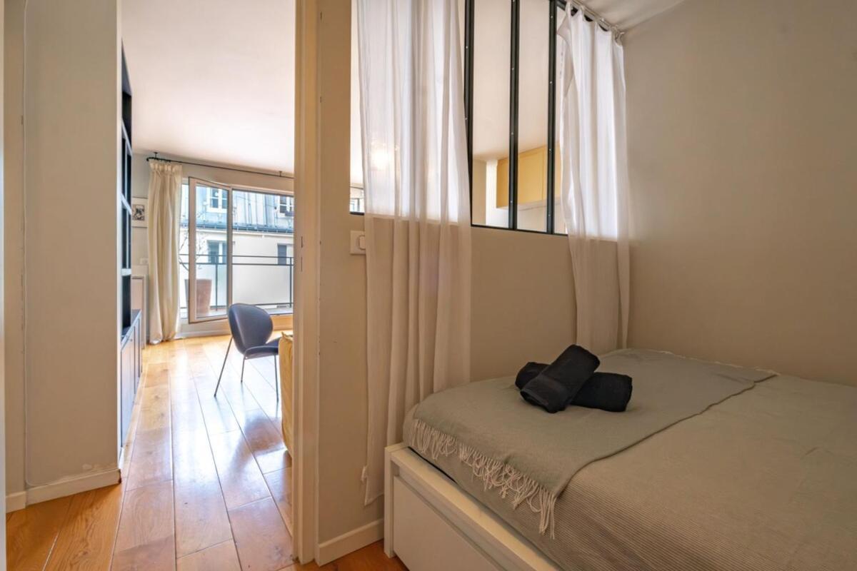 Appartement Invalides Avec Terrasse パリ エクステリア 写真